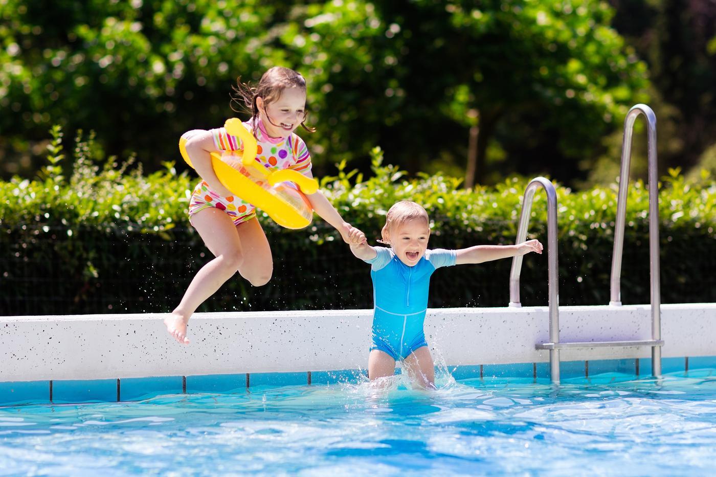 Five Reasons Why You Should Install a Backyard Pool